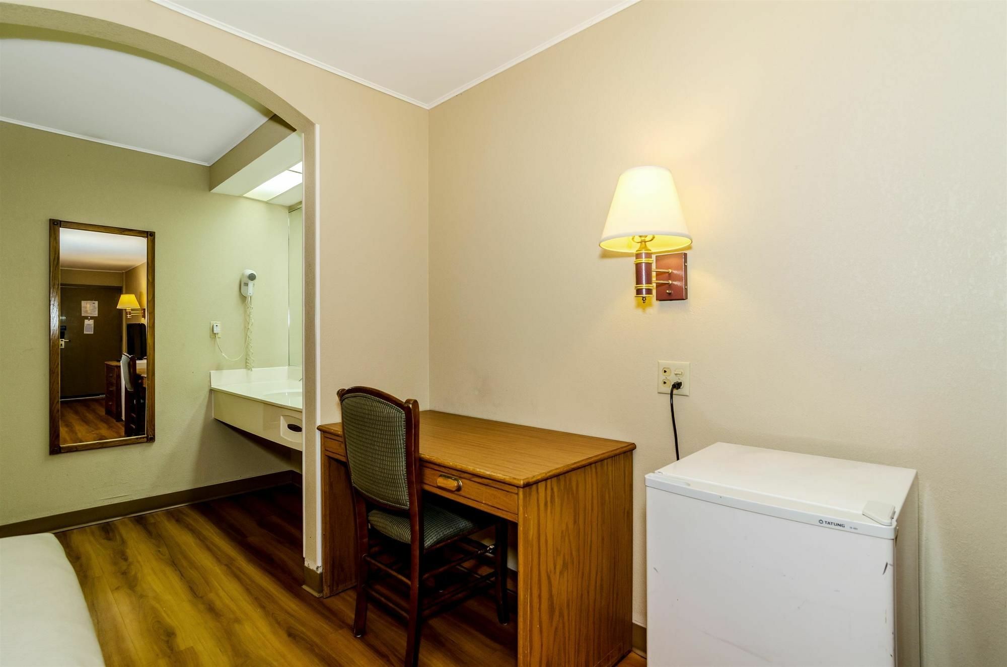 Motel 6-Newark, De Zewnętrze zdjęcie