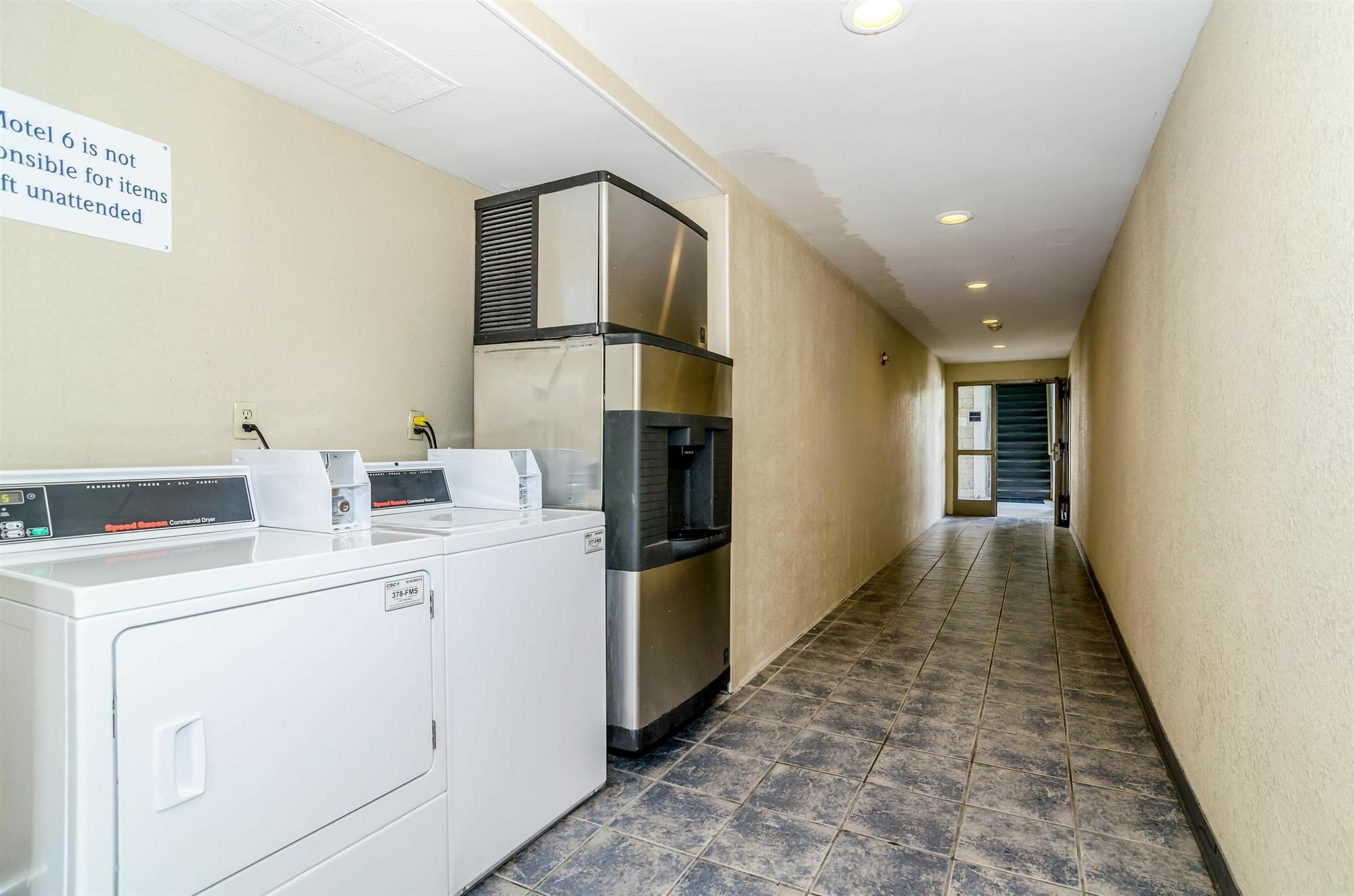 Motel 6-Newark, De Zewnętrze zdjęcie