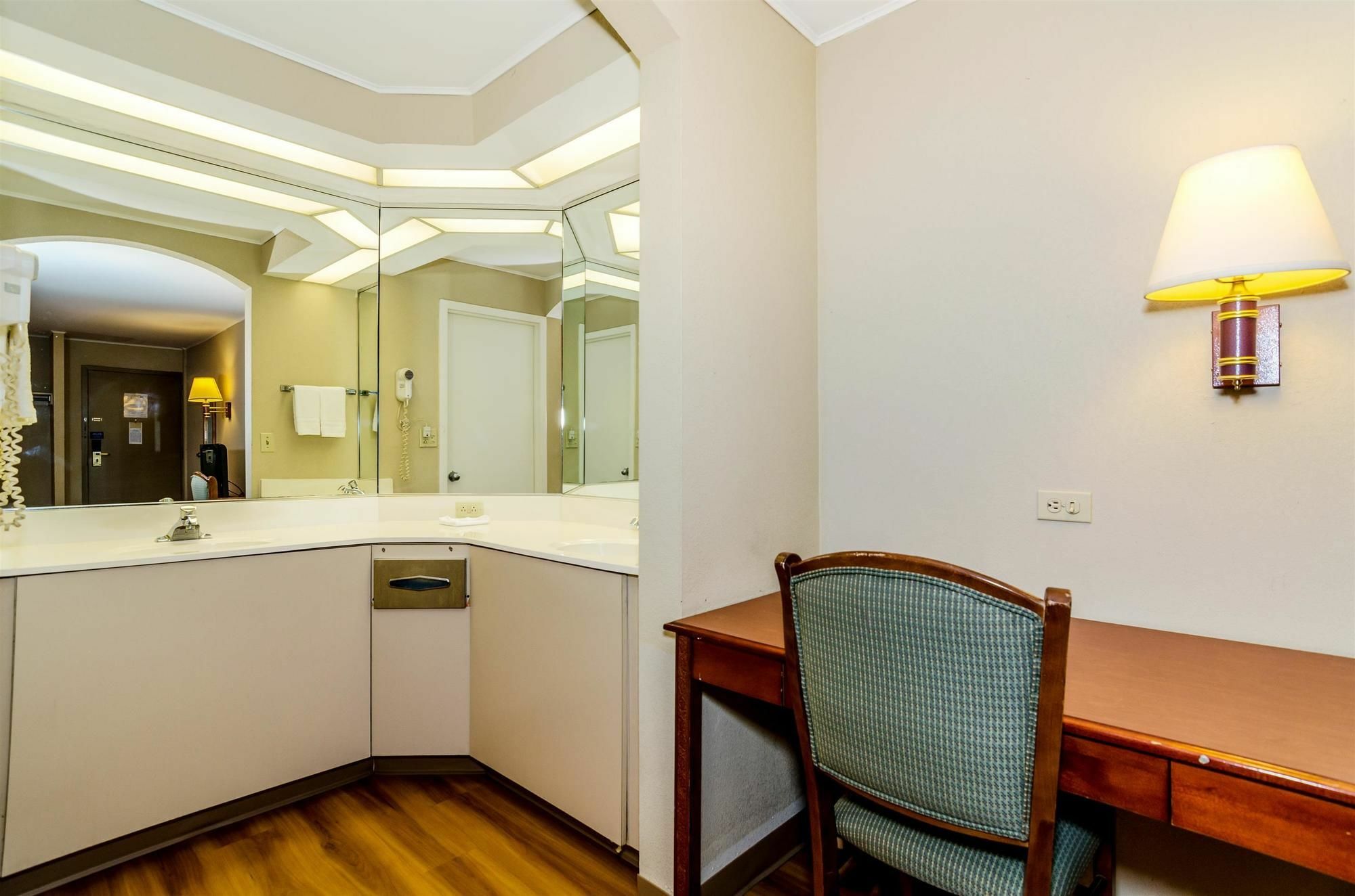 Motel 6-Newark, De Zewnętrze zdjęcie
